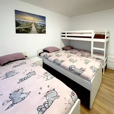 In Krefeld. 4 Personen. Appartement *