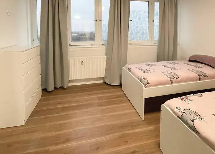 Daire In Krefeld. 4 Personen.