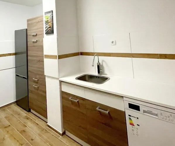 In Krefeld. 4 Personen. * Krefeld